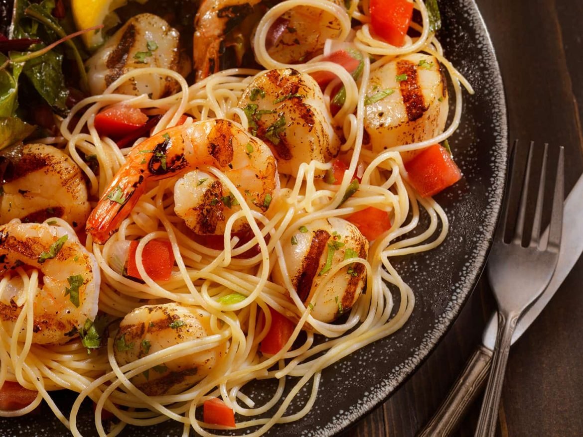 appetitefy Shrimp And Scallops with Pasta Recipe